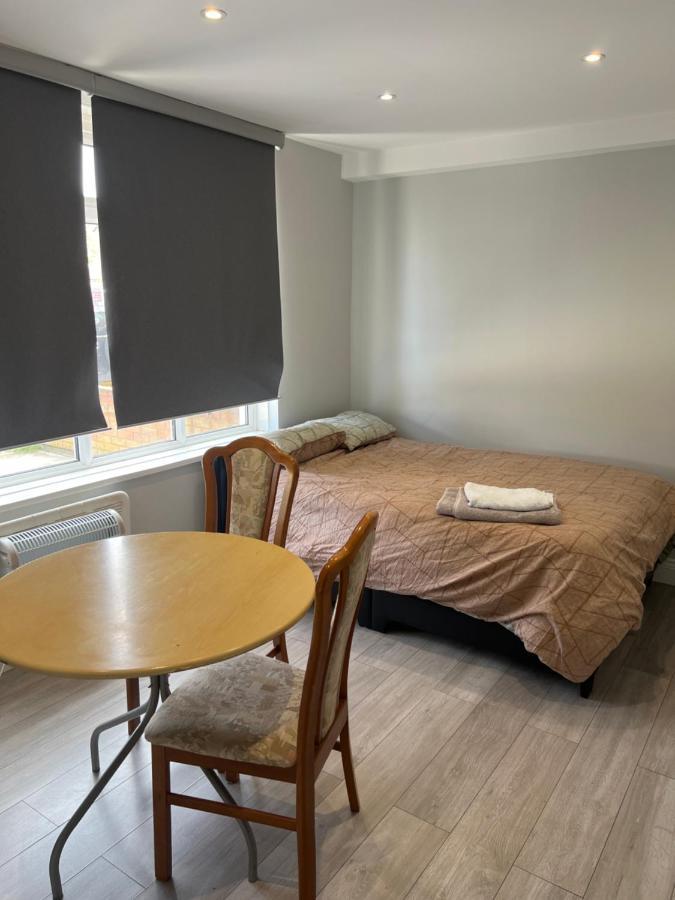 Wisdom Care: The Orpington Cutie Hotel Eksteriør billede