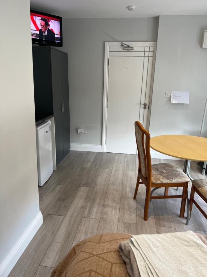 Wisdom Care: The Orpington Cutie Hotel Eksteriør billede